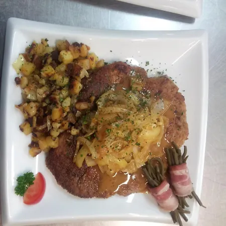 Landgasthaus Moselhoehe Inn Liesenich