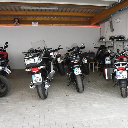 Landgasthaus Moselhoehe Inn